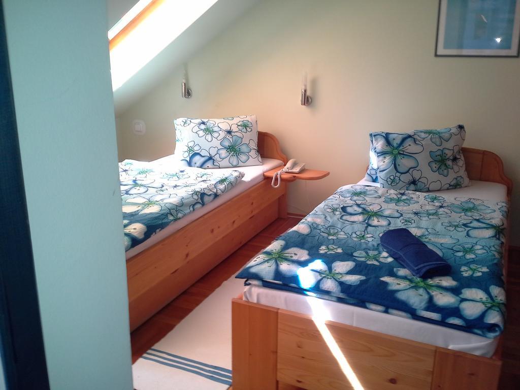 Korona Szallo Hotell Nagykanizsa Exteriör bild