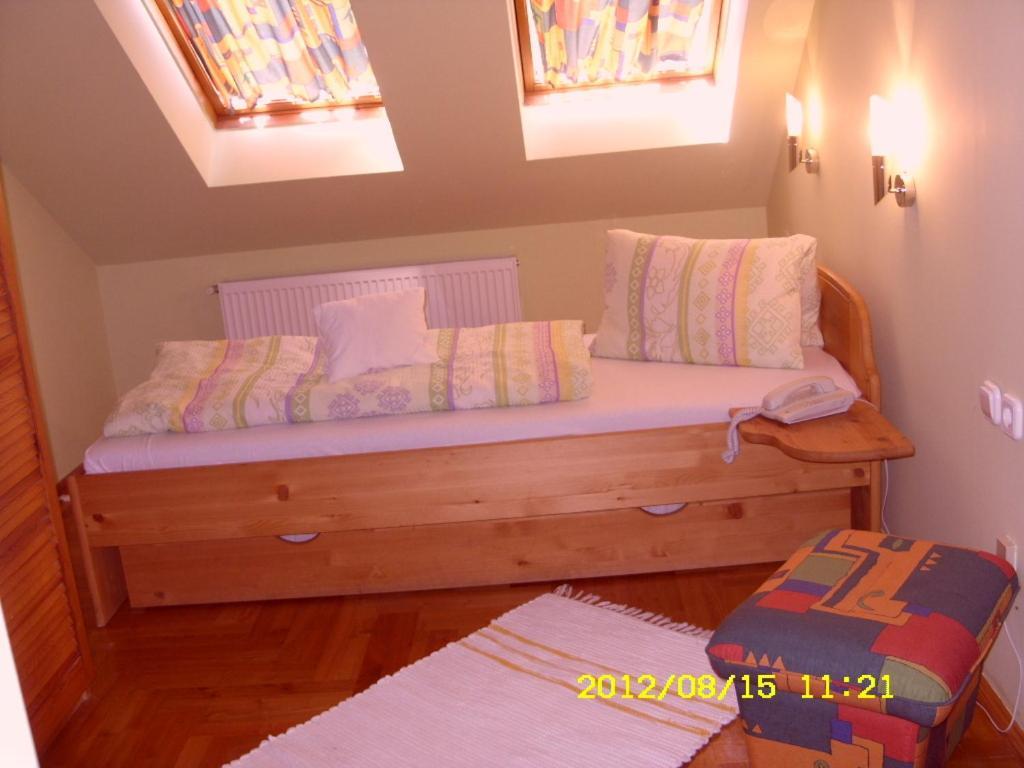 Korona Szallo Hotell Nagykanizsa Rum bild