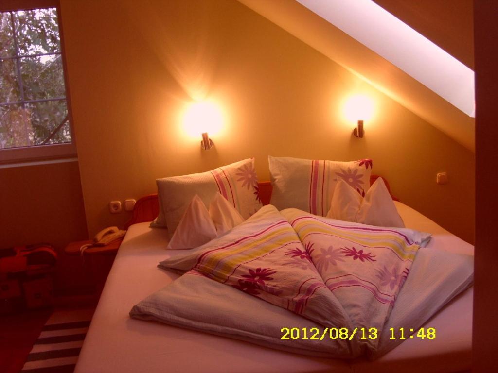 Korona Szallo Hotell Nagykanizsa Rum bild