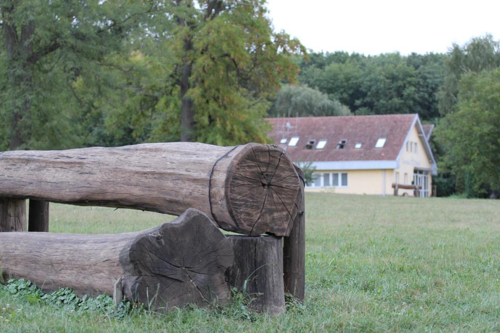 Korona Szallo Hotell Nagykanizsa Exteriör bild