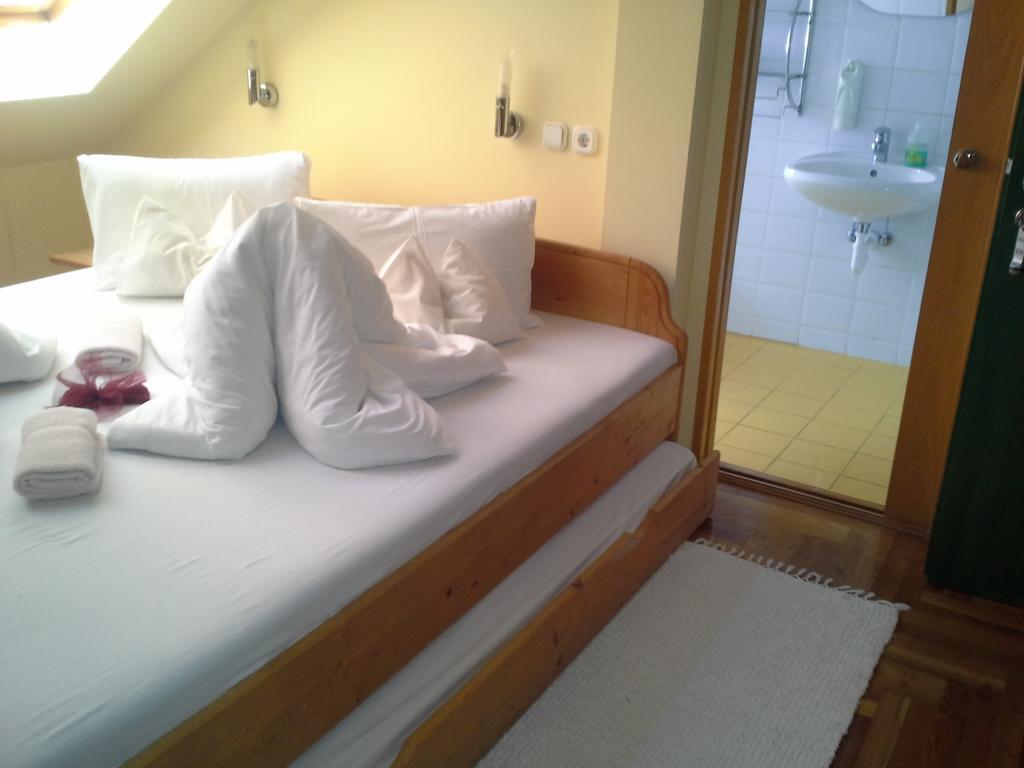 Korona Szallo Hotell Nagykanizsa Exteriör bild